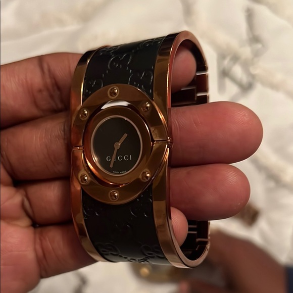 Gucci watch - Picture 1 of 6